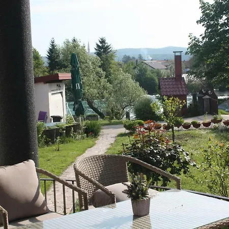 Little Green Place Apartment *