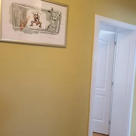 Little Green Place Apartment